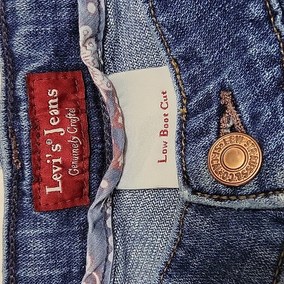 Ladies Levi's Blue Comfortable Low Bootcut Stretch Denim Jeans - Picture 8 of 12